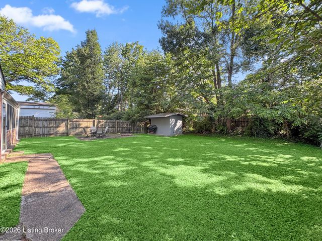5214 Windy Willow Dr, Louisville, KY 40241