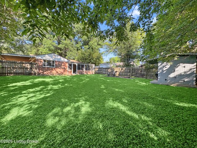 5214 Windy Willow Dr, Louisville, KY 40241