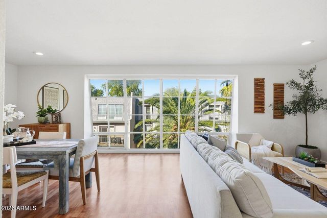 1012 E OSBORN Road E, Phoenix, AZ 85014