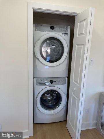 5805 BLAINE DR, Alexandria, VA 22303