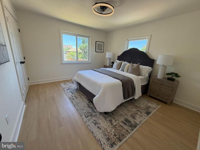 5805 BLAINE DR, Alexandria, VA 22303