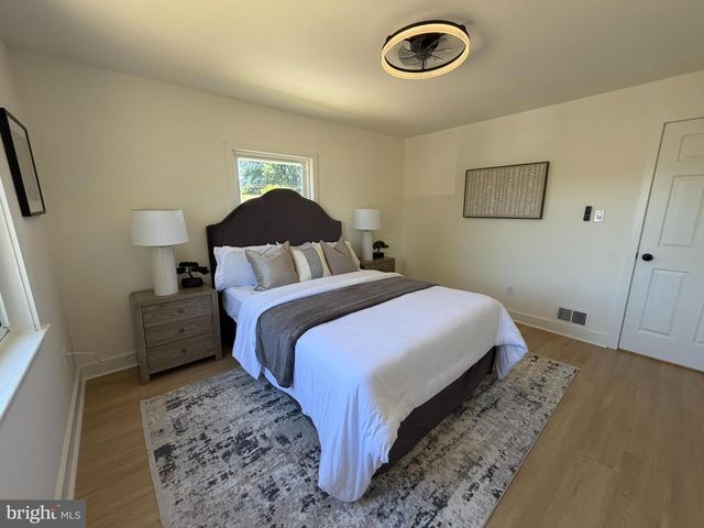 5805 BLAINE DR, Alexandria, VA 22303