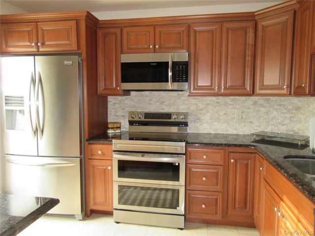 10 Goldsmith Court, Washingtonville, NY 10992