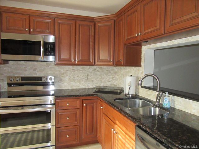 10 Goldsmith Court, Washingtonville, NY 10992