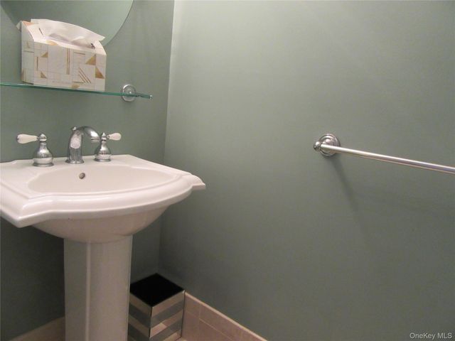 10 Goldsmith Court, Washingtonville, NY 10992