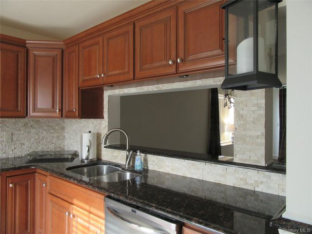 10 Goldsmith Court, Washingtonville, NY 10992