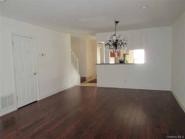 10 Goldsmith Court, Washingtonville, NY 10992
