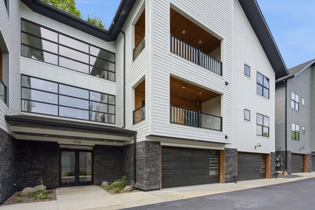 5742 Shady Oak Road S 7, Minnetonka, MN 55343 — photo 2