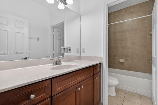 8895 NW 100th Pl, Doral, FL 33178