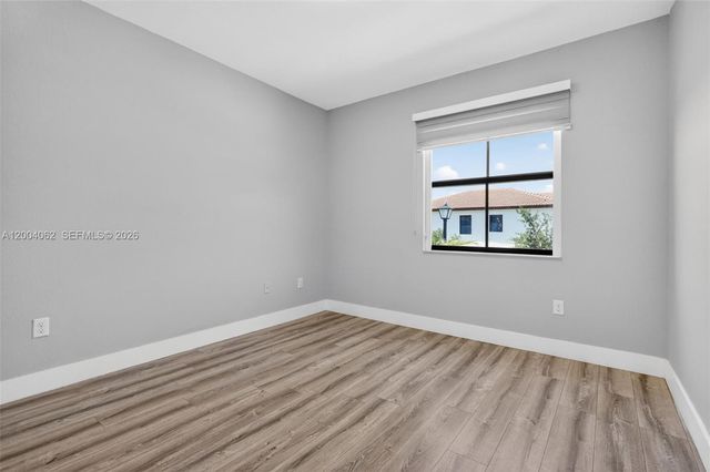 8895 NW 100th Pl, Doral, FL 33178