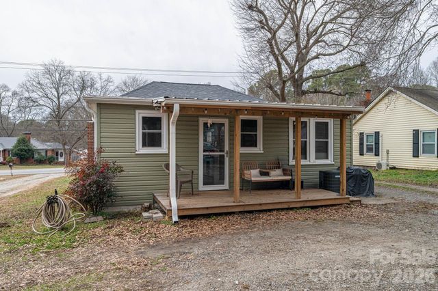 1063 W Hwy 150 Highway, Lincolnton, NC 28092