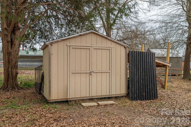 1063 W Hwy 150 Highway, Lincolnton, NC 28092