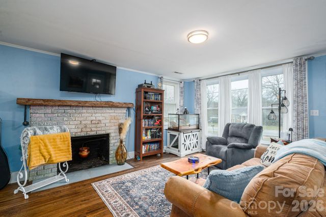 1063 W Hwy 150 Highway, Lincolnton, NC 28092