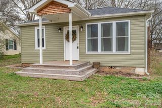 1063 W Hwy 150 Highway, Lincolnton, NC 28092