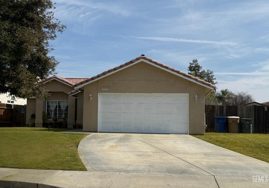 5806 Arc Dome Avenue, Bakersfield, CA 93313