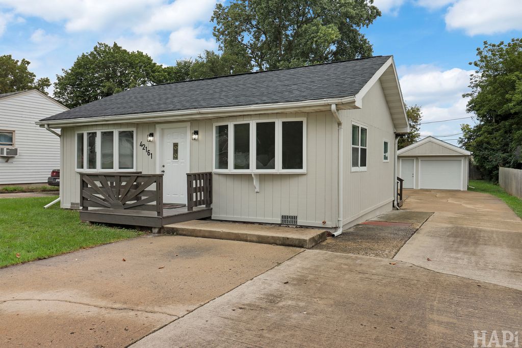 42161 N 1st Avenue, Antioch, IL 60002