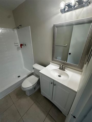 941 CRYSTAL LAKE DR 201, Deerfield Beach, FL 33064