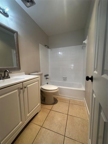 941 CRYSTAL LAKE DR 201, Deerfield Beach, FL 33064