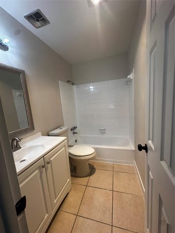 941 CRYSTAL LAKE DR 201, Deerfield Beach, FL 33064