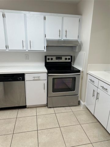 941 CRYSTAL LAKE DR 201, Deerfield Beach, FL 33064