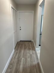 941 CRYSTAL LAKE DR 201, Deerfield Beach, FL 33064