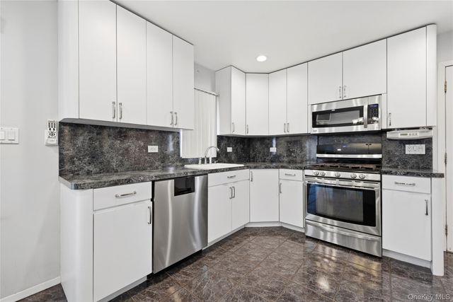 22 Randal Drive, Bethpage, NY 11714