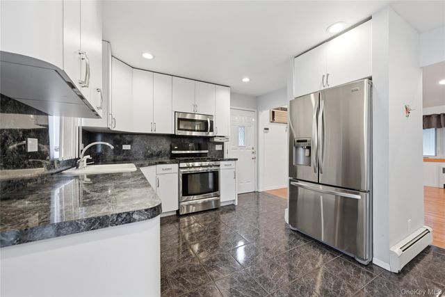 22 Randal Drive, Bethpage, NY 11714