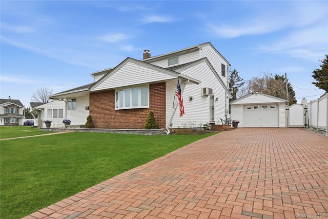 22 Randal Drive, Bethpage, NY 11714