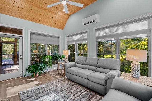 609 Nickel Creek Court, Kernersville, NC 27284