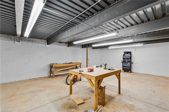 609 Nickel Creek Court, Kernersville, NC 27284