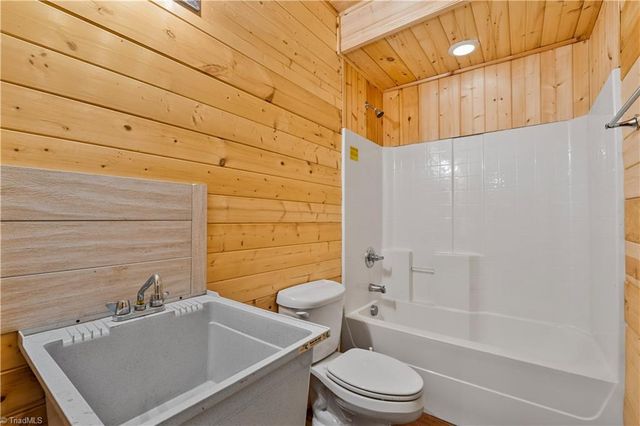 609 Nickel Creek Court, Kernersville, NC 27284