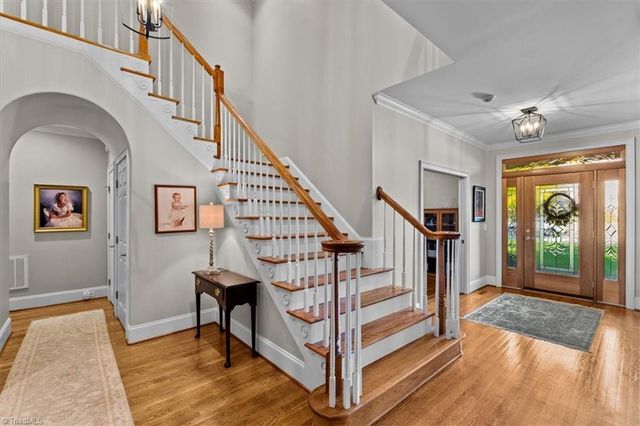 609 Nickel Creek Court, Kernersville, NC 27284