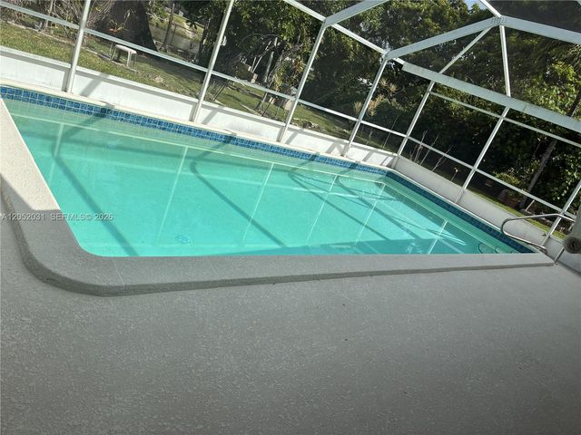 19120 Bel Aire Dr, Cutler Bay, FL 33157