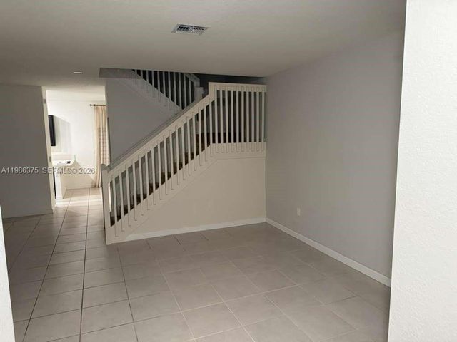 20773 NE 5th Ct, Miami, FL 33179