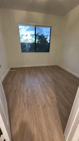 20773 NE 5th Ct, Miami, FL 33179