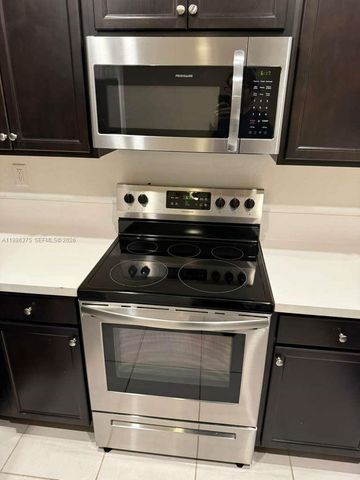 20773 NE 5th Ct, Miami, FL 33179