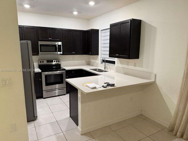 20773 NE 5th Ct, Miami, FL 33179