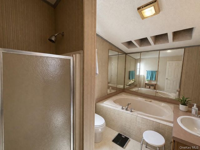 4 Mews Court, Holtsville, NY 11742