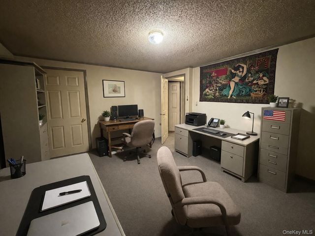 4 Mews Court, Holtsville, NY 11742