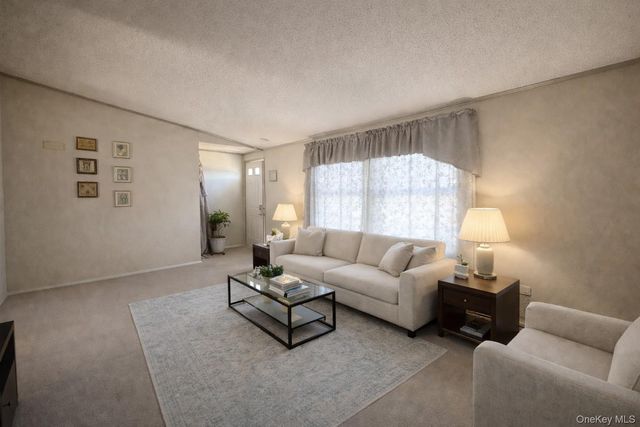 4 Mews Court, Holtsville, NY 11742