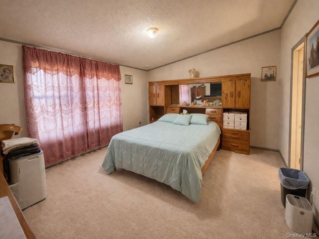 4 Mews Court, Holtsville, NY 11742