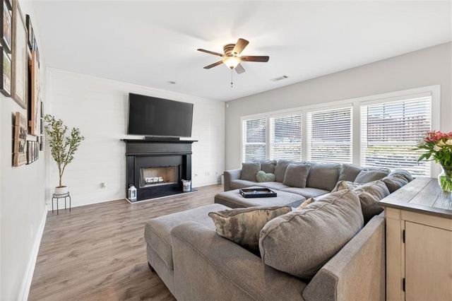 7899 Brass Lantern Drive, Flowery Branch, GA 30542