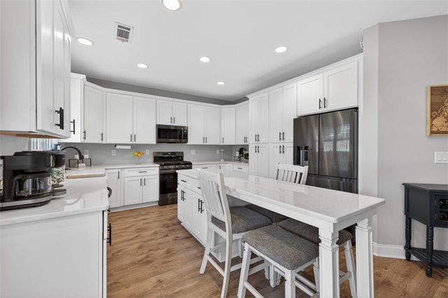 7899 Brass Lantern Drive, Flowery Branch, GA 30542