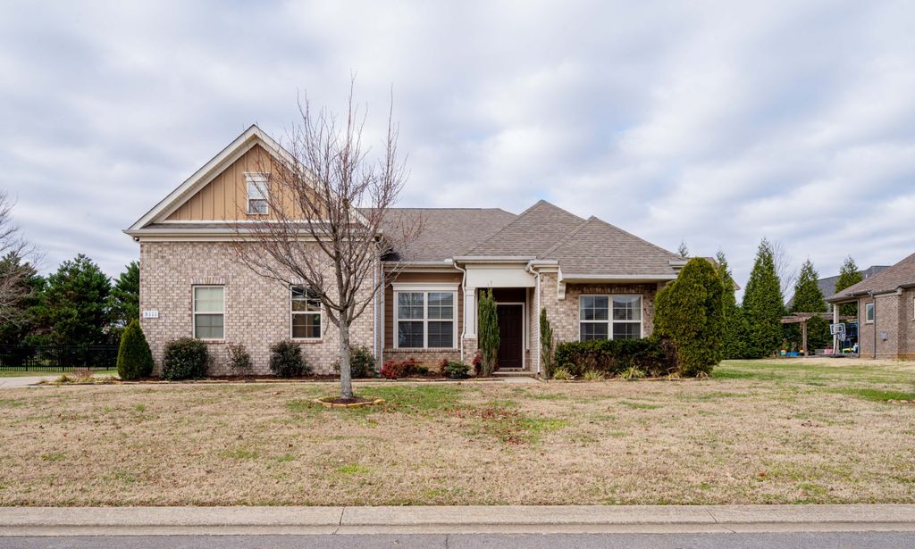 5111 General Eisenhower Dr, Murfreesboro, TN 37129