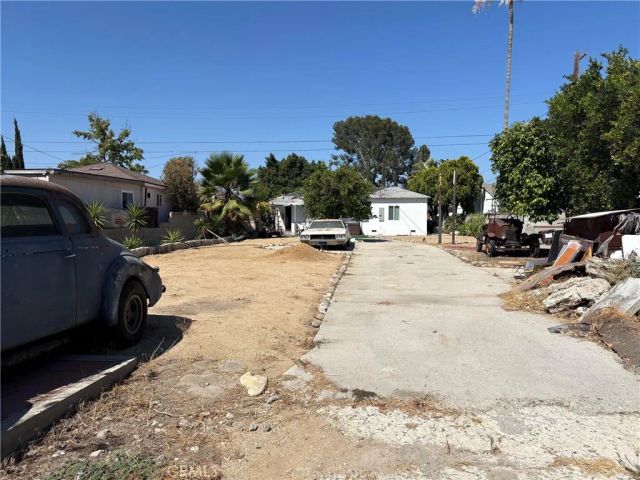 8441 Rincon Avenue, Sun Valley, CA 91352