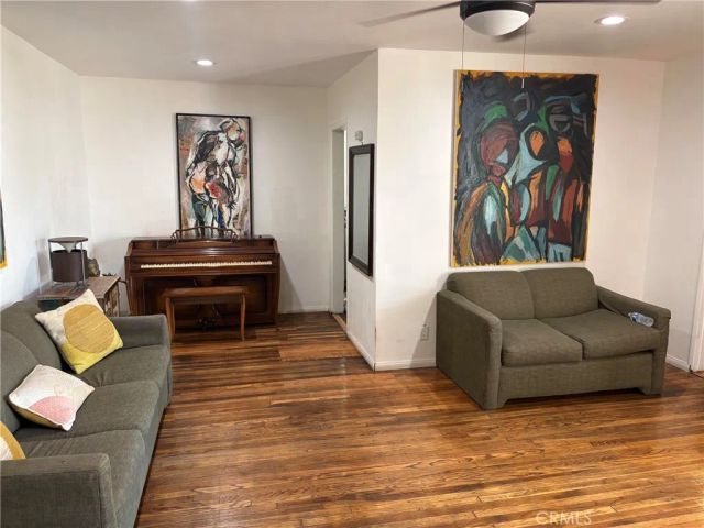 8441 Rincon Avenue, Sun Valley, CA 91352
