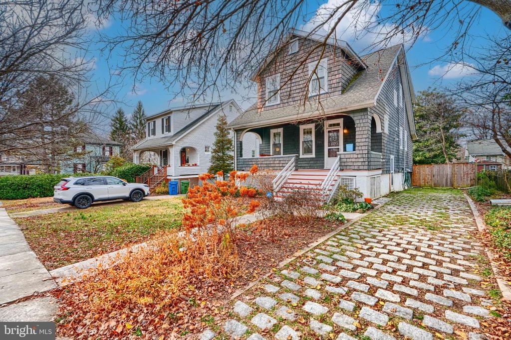 Image 2 of property listing at 5102 NORWOOD RD, Baltimore, MD 21212
