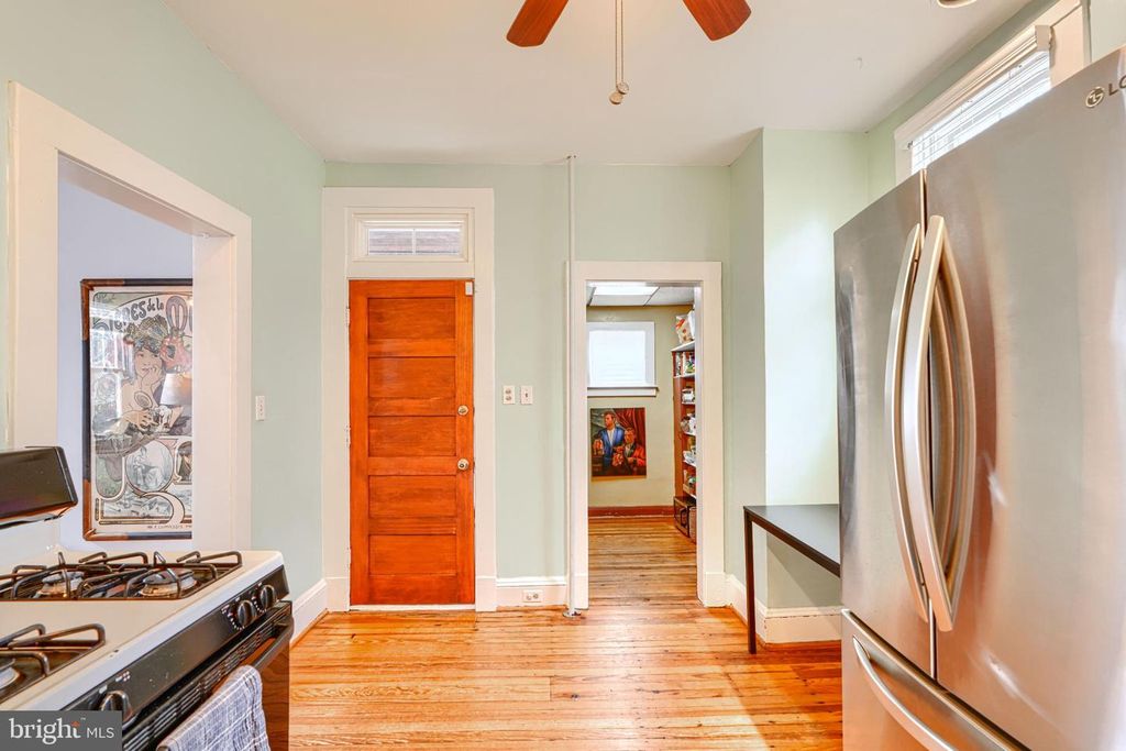 Image 13 of property listing at 5102 NORWOOD RD, Baltimore, MD 21212