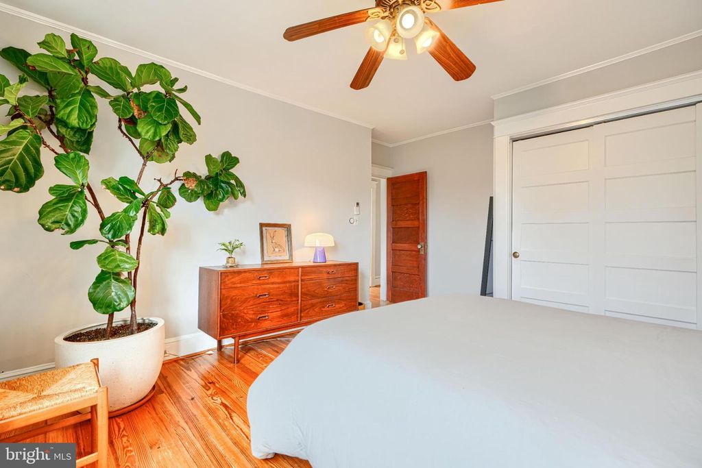 Image 23 of property listing at 5102 NORWOOD RD, Baltimore, MD 21212