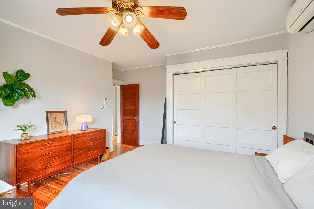 Image 24 of property listing at 5102 NORWOOD RD, Baltimore, MD 21212